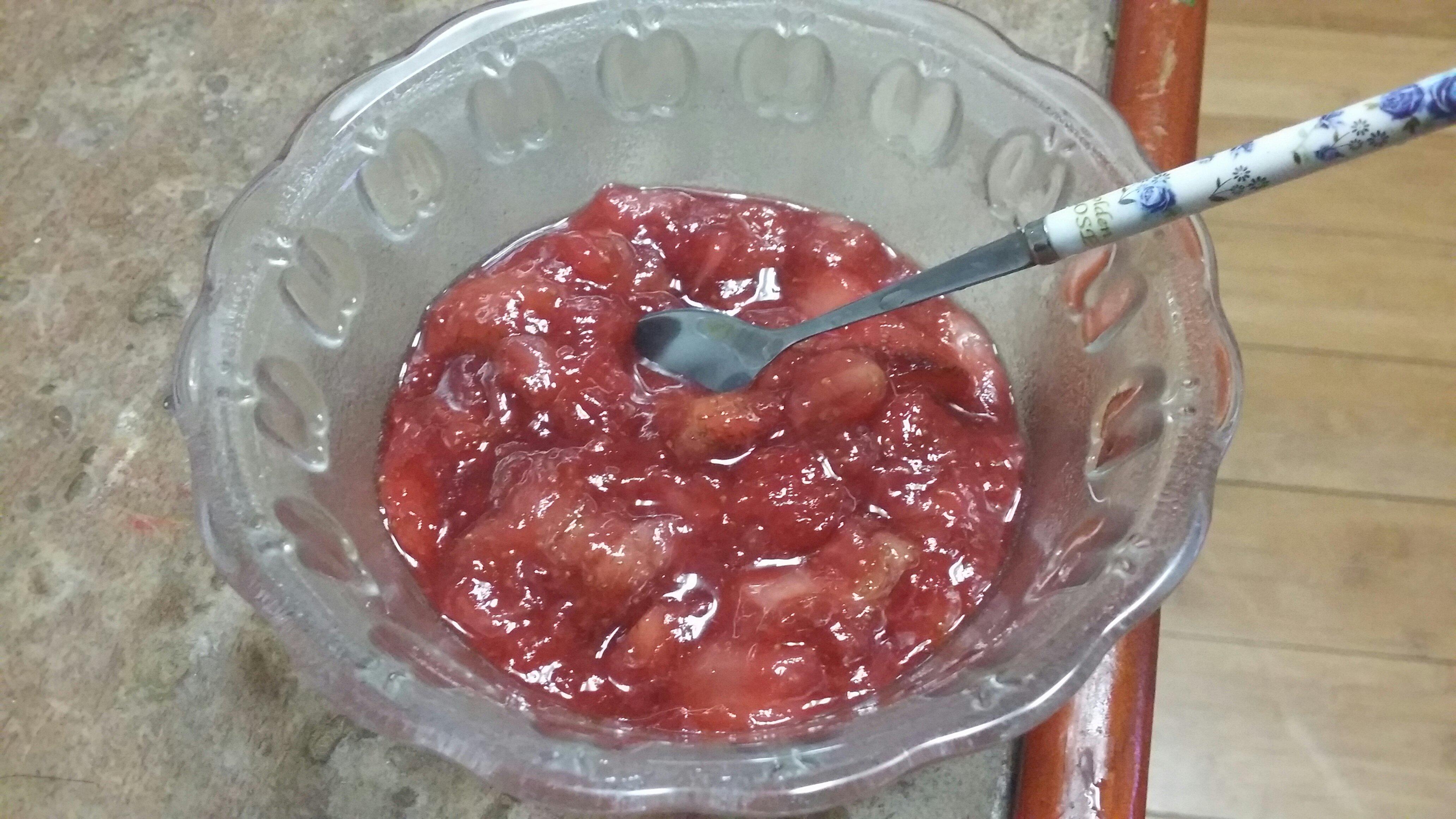 酸甜草莓酱的做法