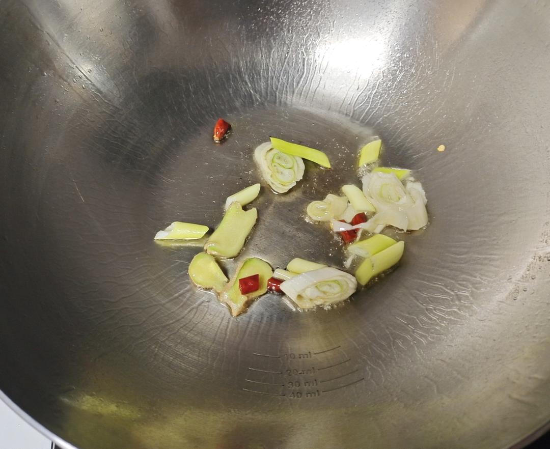 白菜炖粉条的做法 步骤2