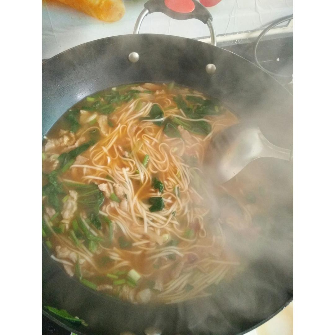 香辣榨菜肉丝面