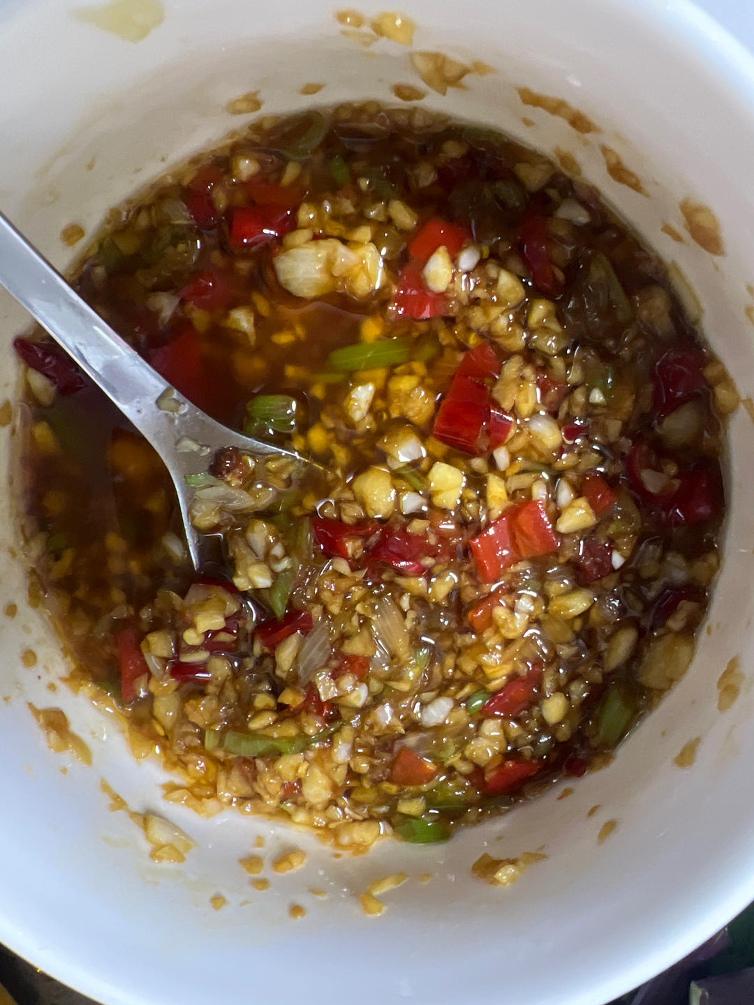 蒜蓉烤生蚝（万能好吃的蒜蓉辣椒酱）