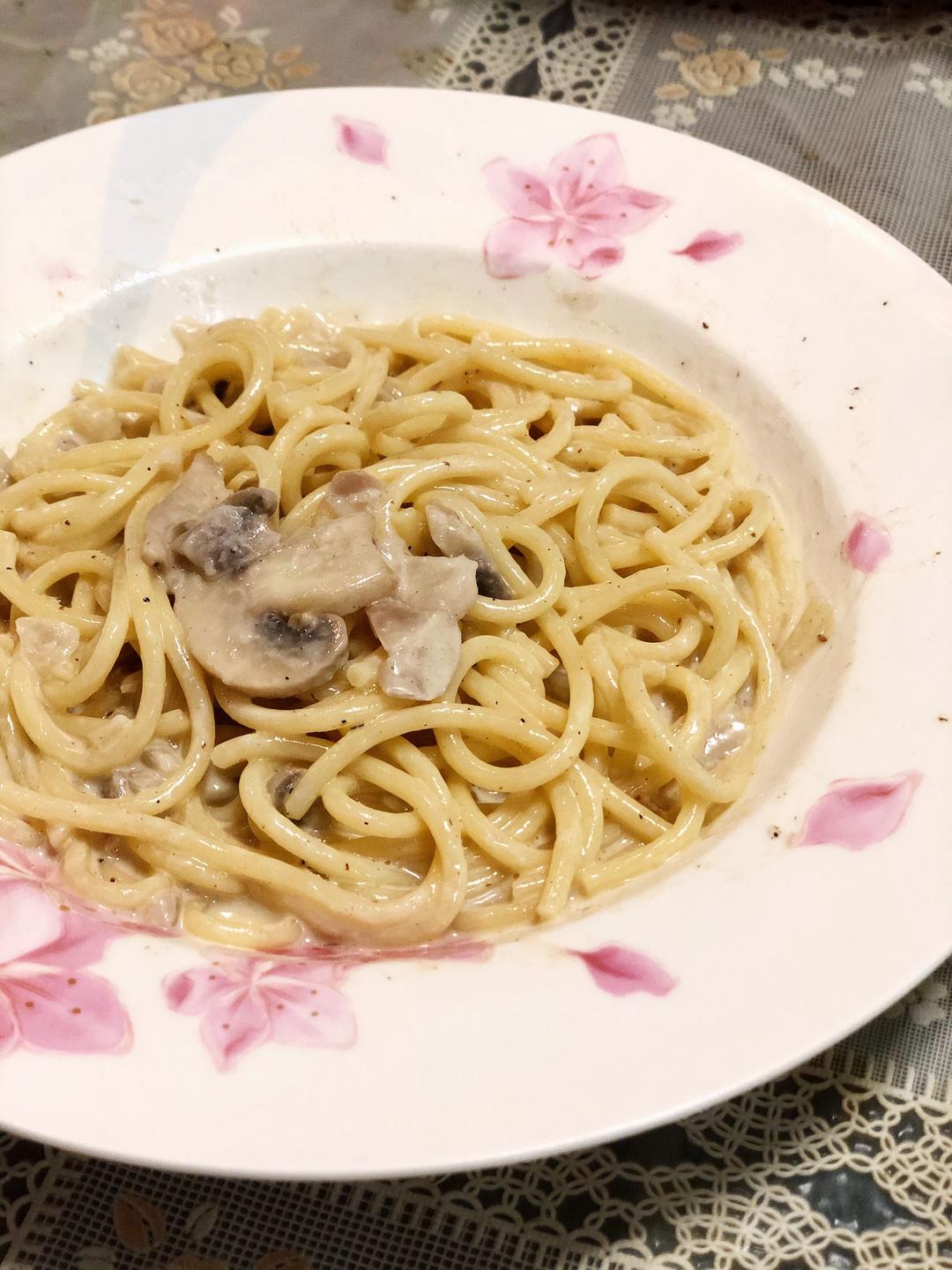 牛奶蘑菇鸡胸意面