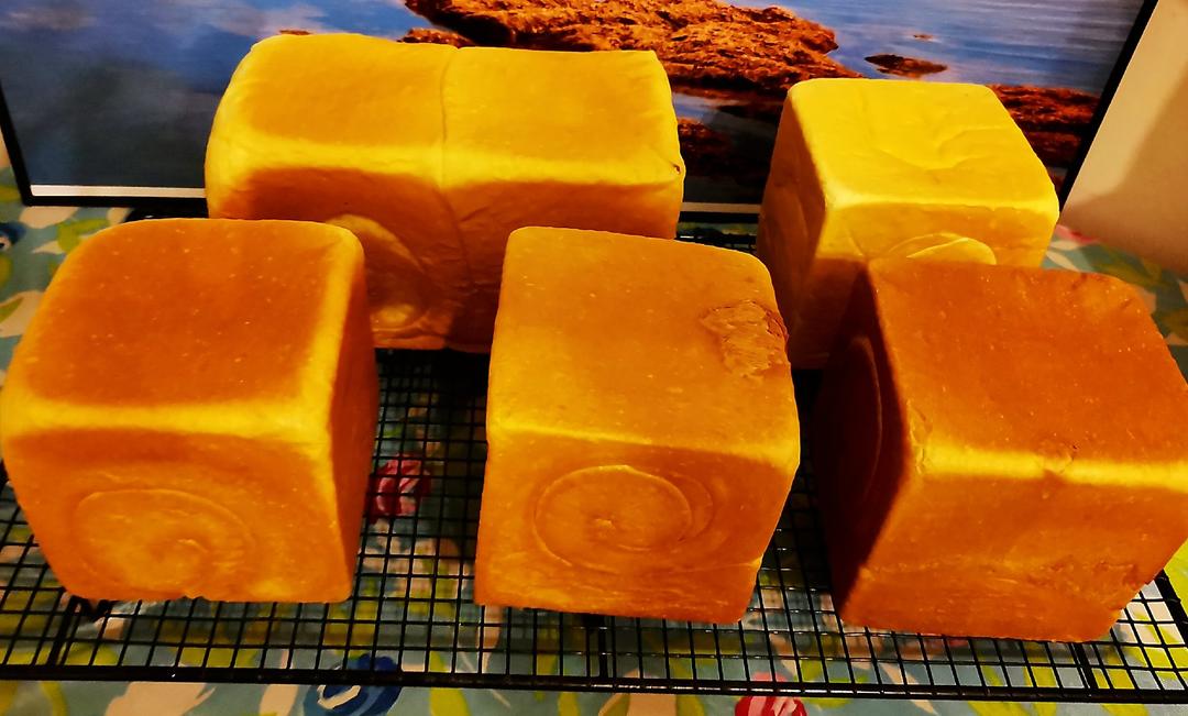 吐司，奶香手撕面包，超级香浓