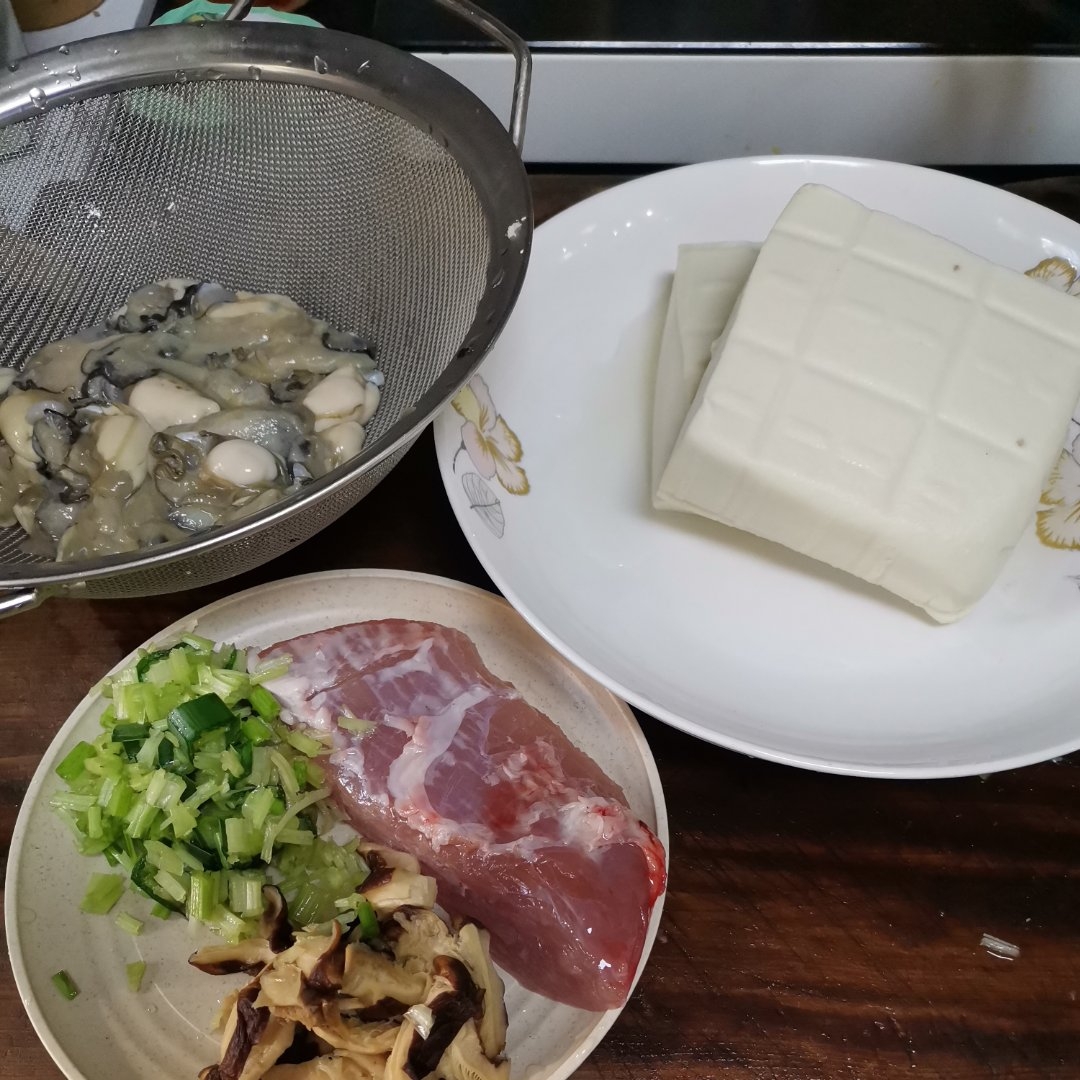 海蛎炣豆腐的做法 步骤1
