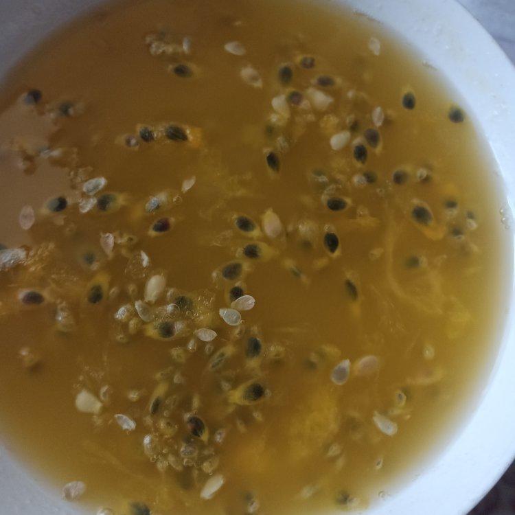 百香果的朴素吃法（百香果汁）