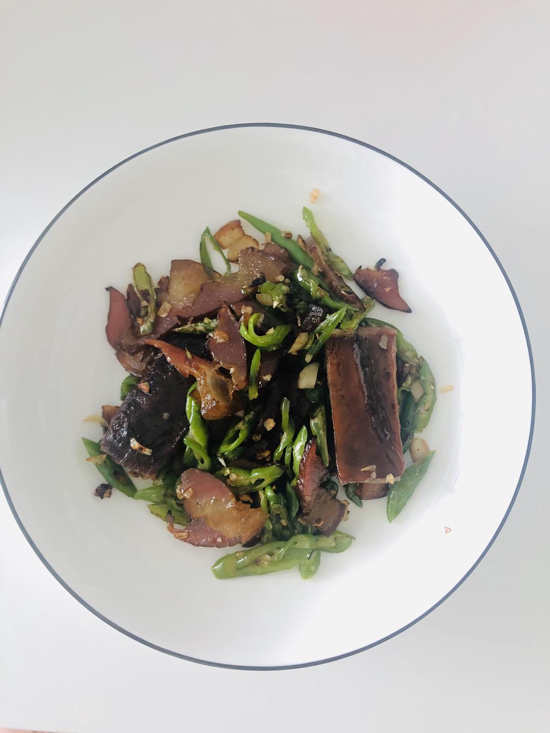 辣椒炒腊肉的做法