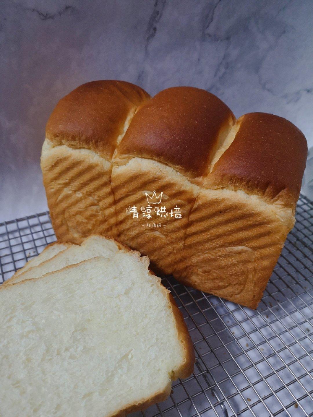 奶油吐司，鲜奶奶油嫩白吐司