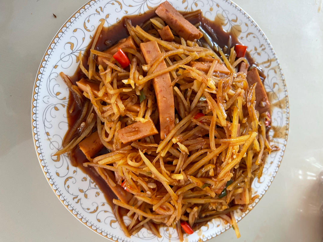 午餐肉炒土豆丝