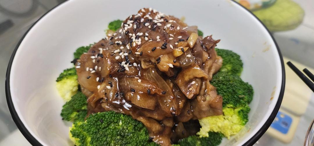 这大概是最接近日料店的照烧肥牛饭了