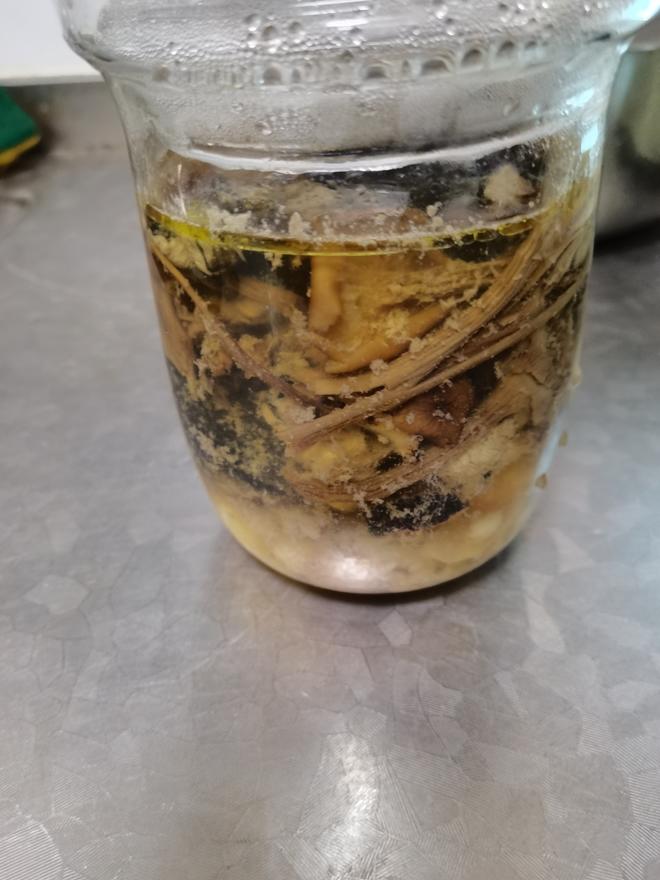 乌鸡茶树菇汤的做法