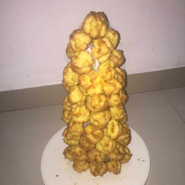 圣诞雪景焦糖泡芙塔