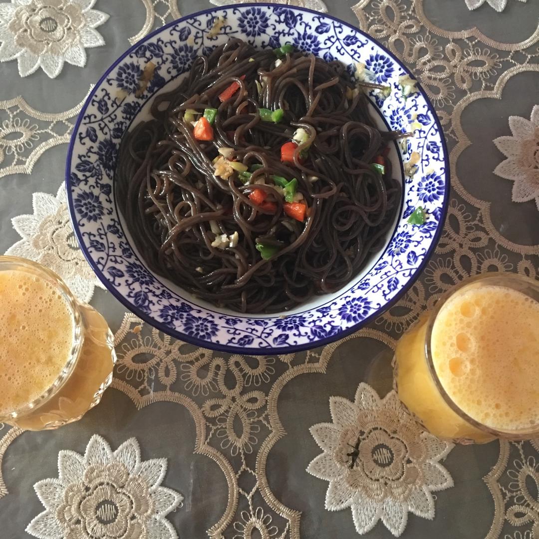 酸辣蕨根粉！
