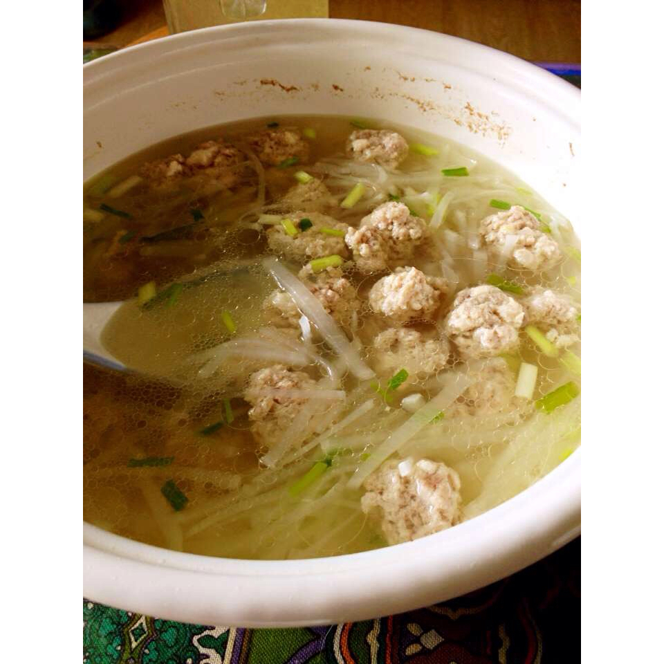 【10分钟系列】白萝卜豆腐圆子汤