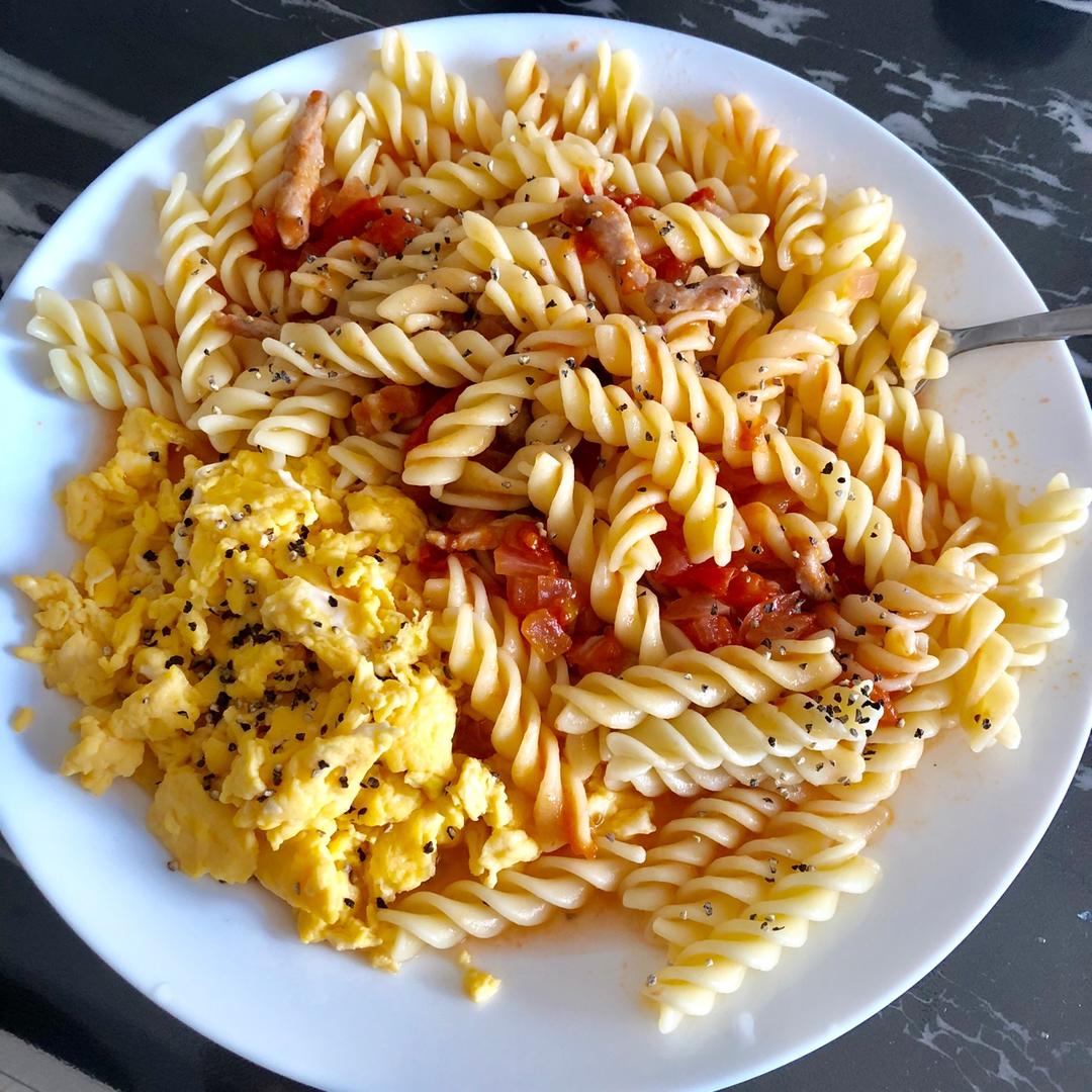 番茄肉酱意大利面