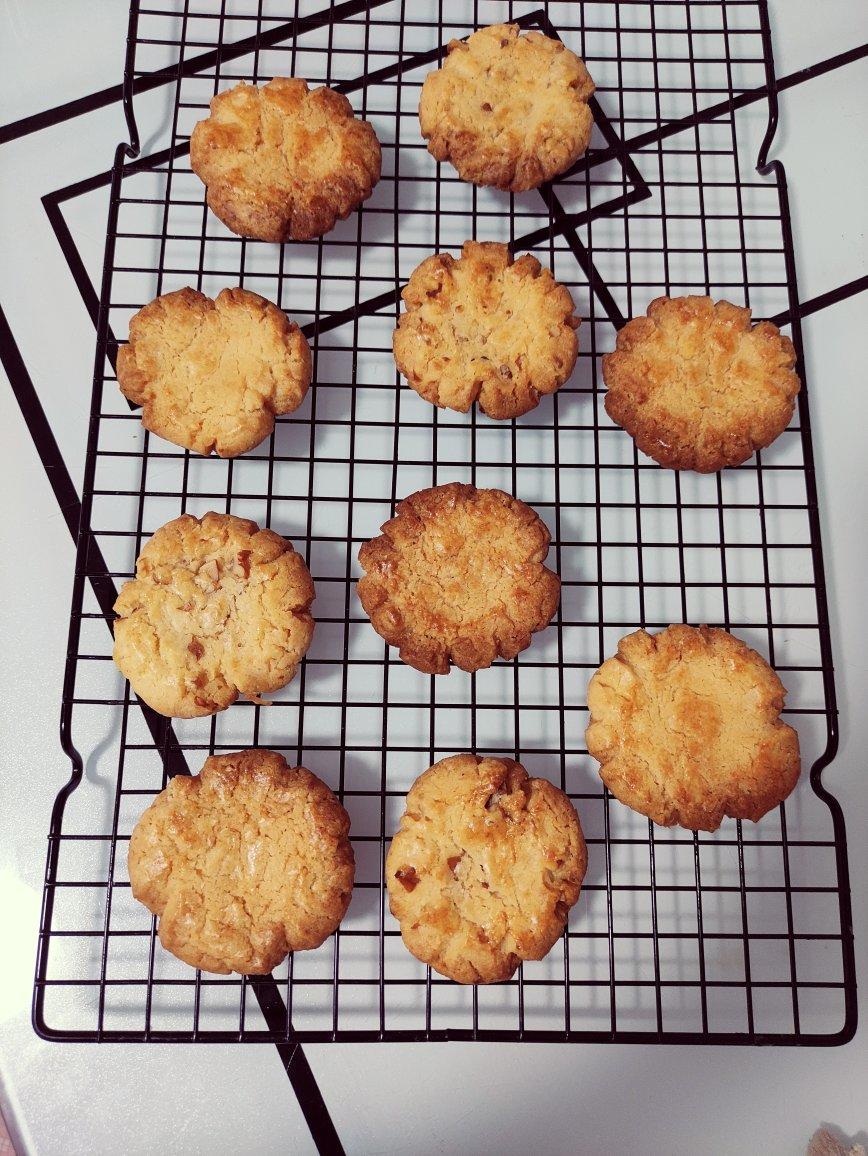 轻轻一按就碎掉的原味桃酥（不输猪油版）