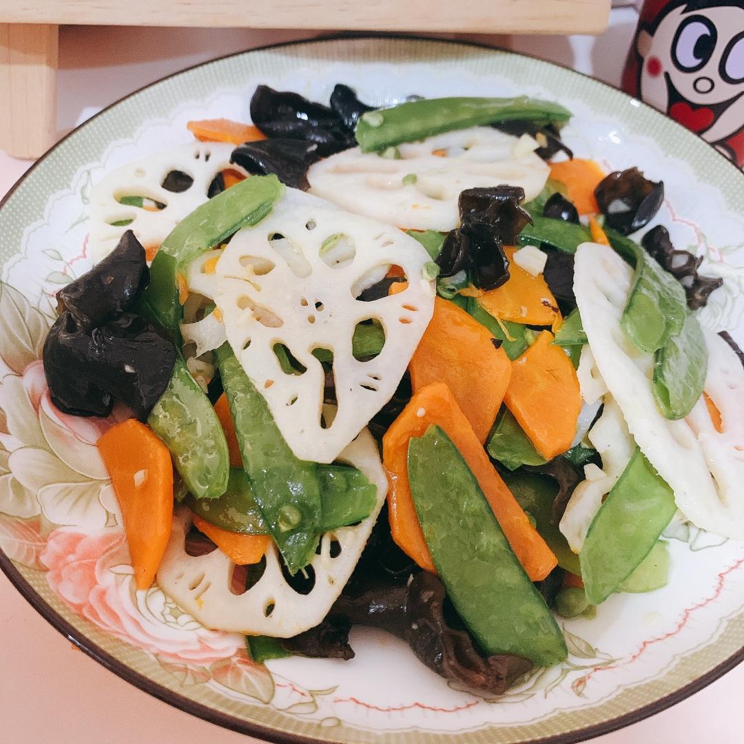 素菜也可以这么美—荷塘小炒