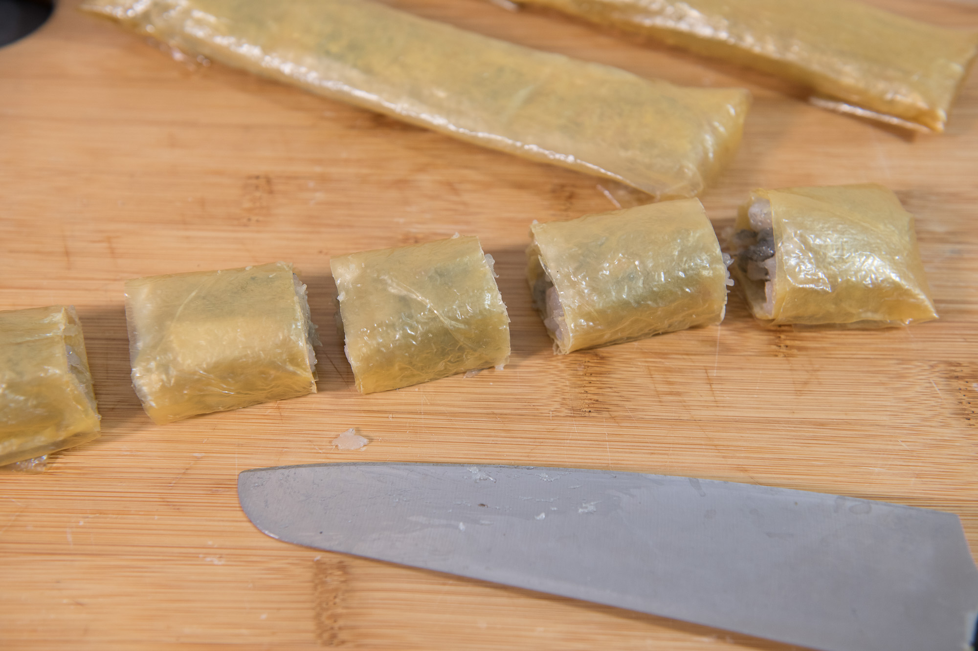 黄鱼鲜虾腐皮卷的做法 步骤5