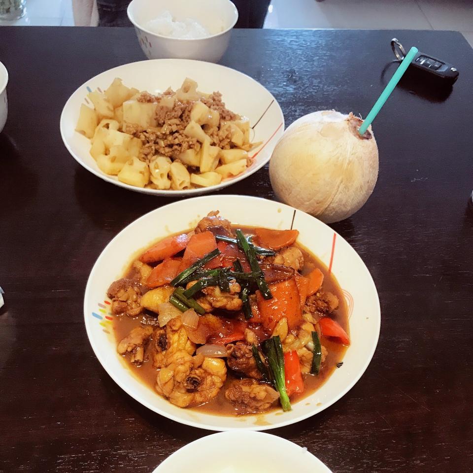 黄焖鸡米饭