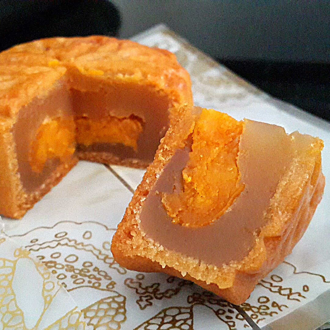 广式月饼——蛋黄莲蓉月饼