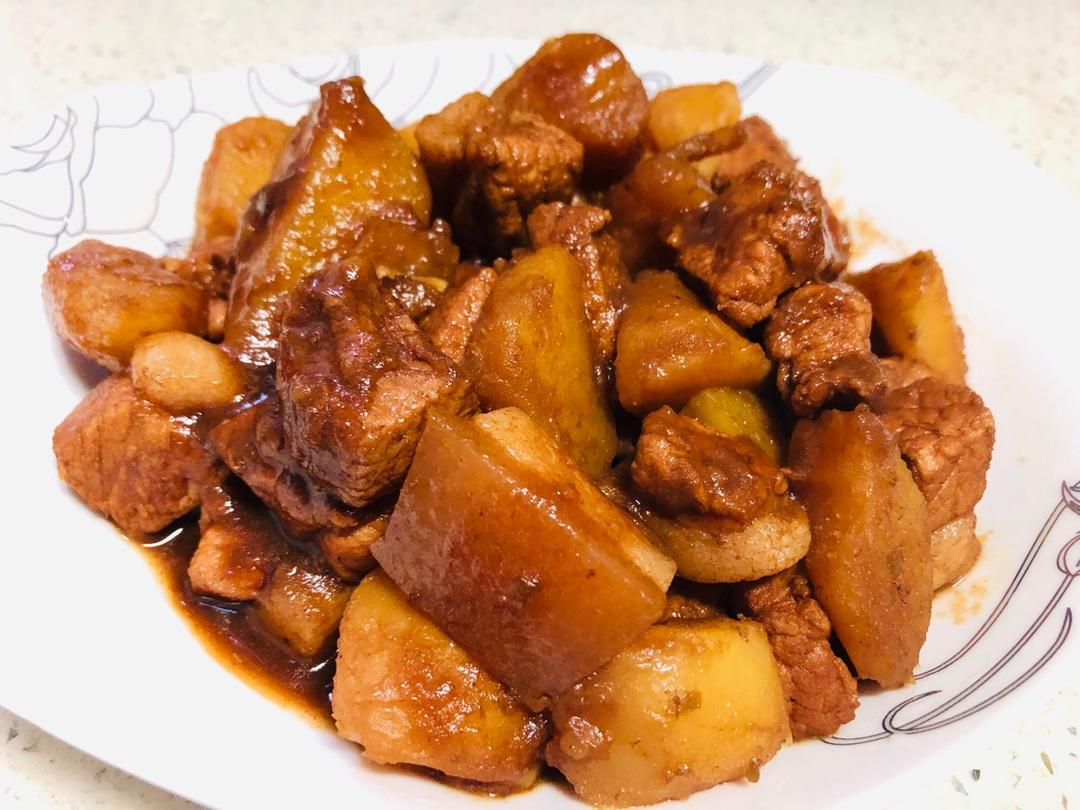 红烧肉炖土豆