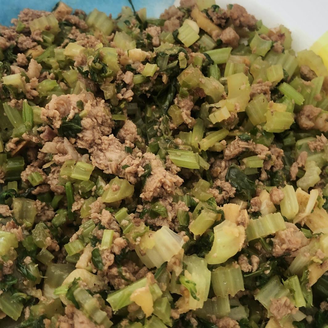 厨师长教你：“芹菜炒肉末”的家常做法，味道很赞，非常下饭