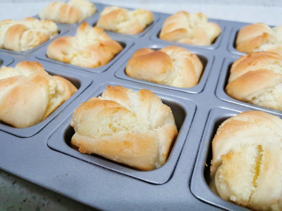 阿周周0做的椰蓉小方块面包