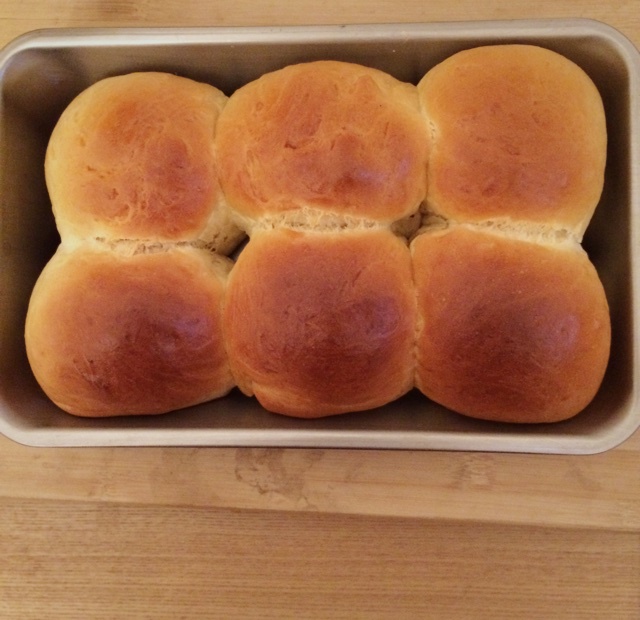 香肠面包-超多人的最爱，做面包的第一选择哦（超详细的揉面,面包整形过程）