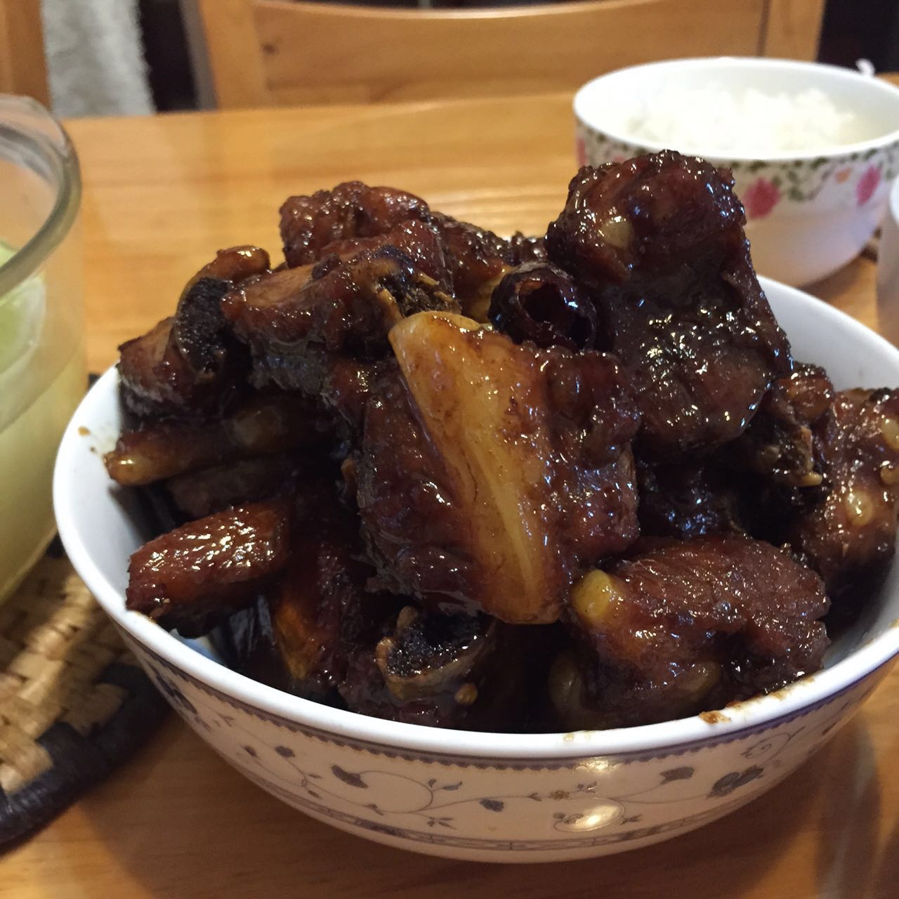 啤酒烧排骨（好吃到吼吼～）