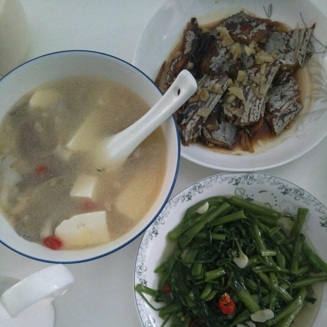 火腿豆腐平菇汤