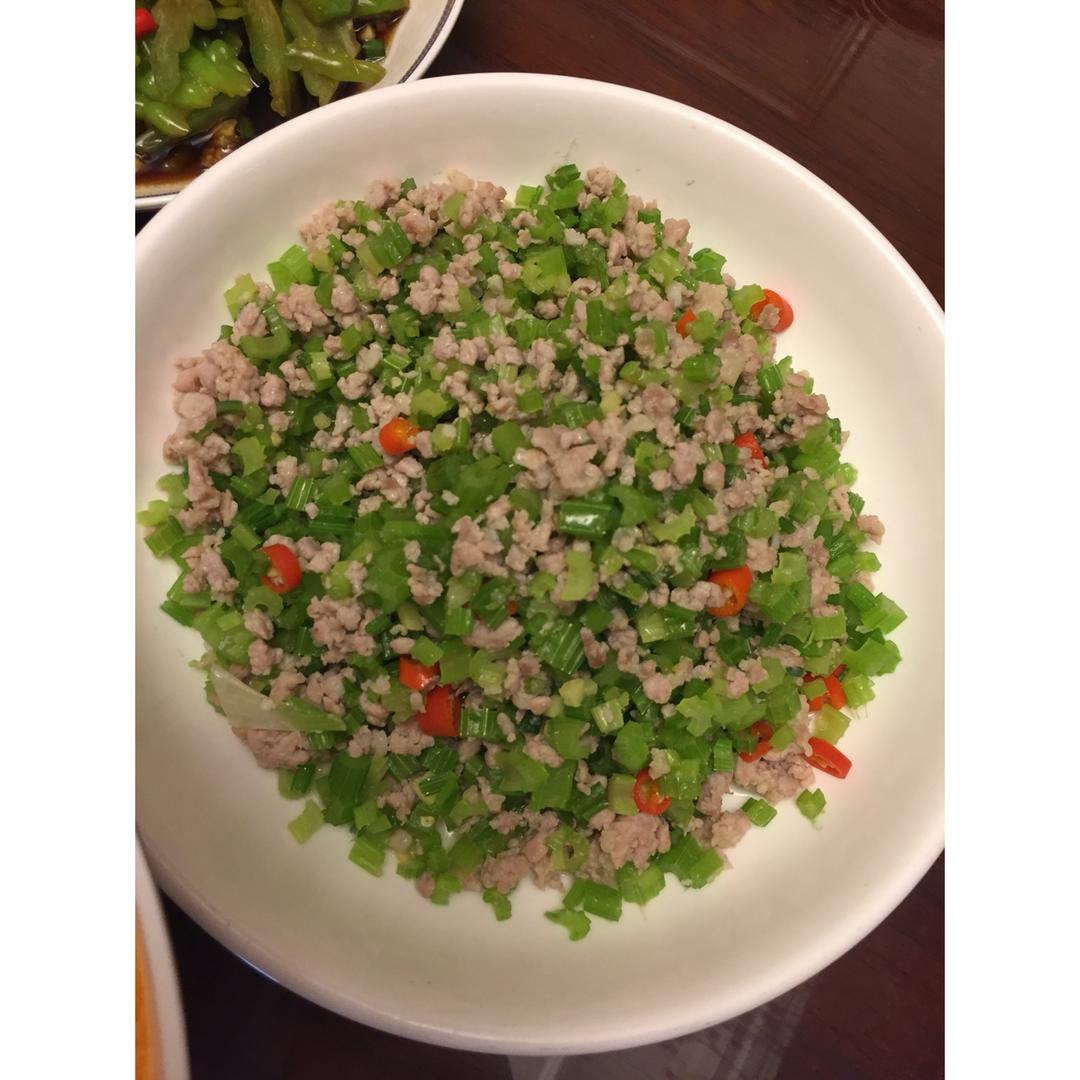 芹菜牛肉末「下饭神器」