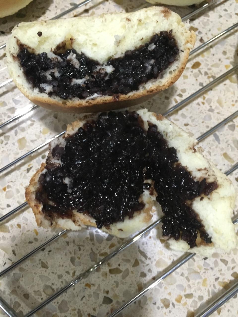 软软萌萌的紫米小面包