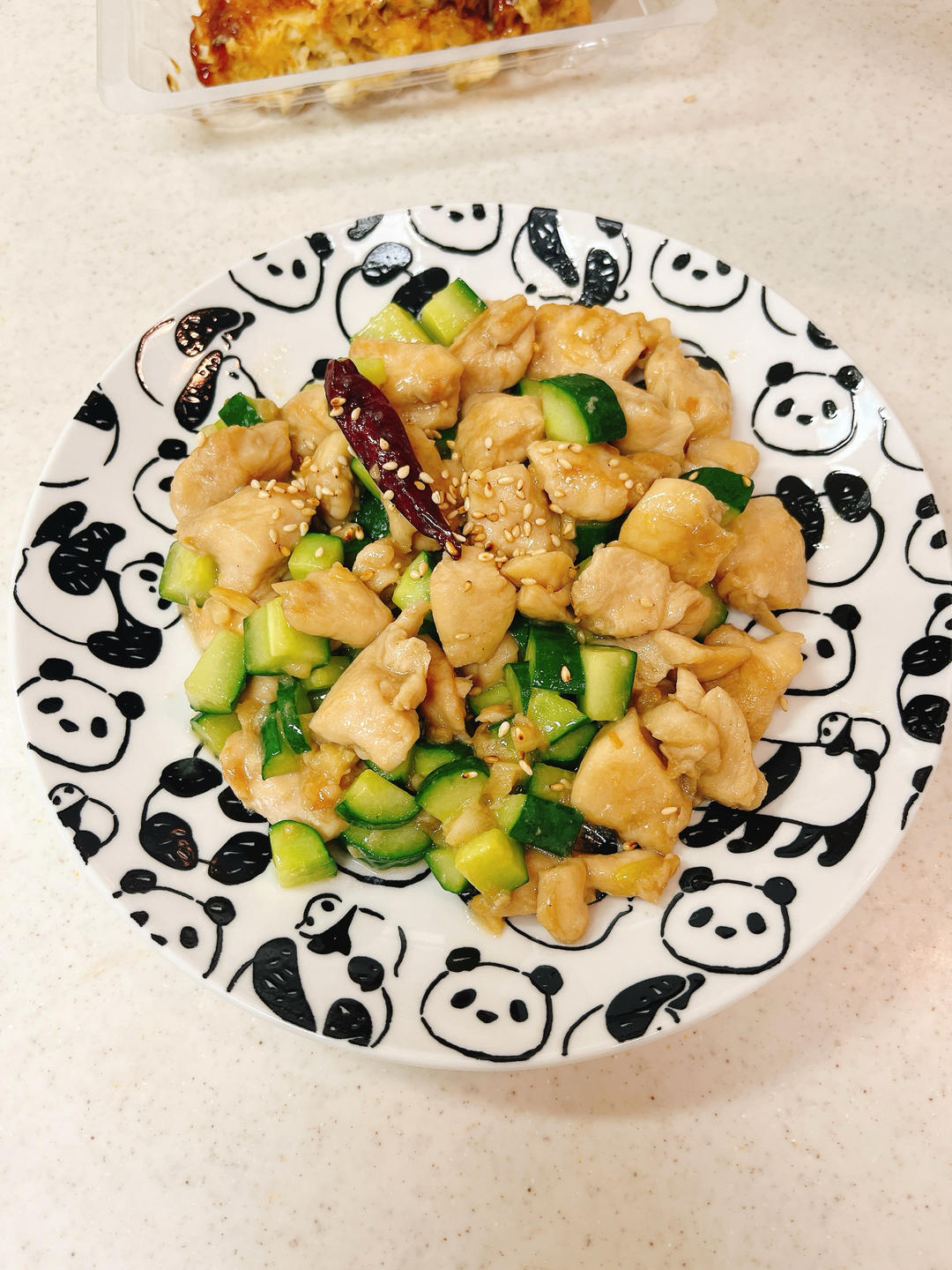 清爽解腻的黄瓜炒鸡胸肉，低脂低卡减肥食谱