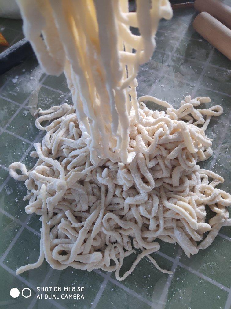快手纯手工擀面条