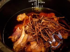 茶树菇番鸭汤的做法 步骤6