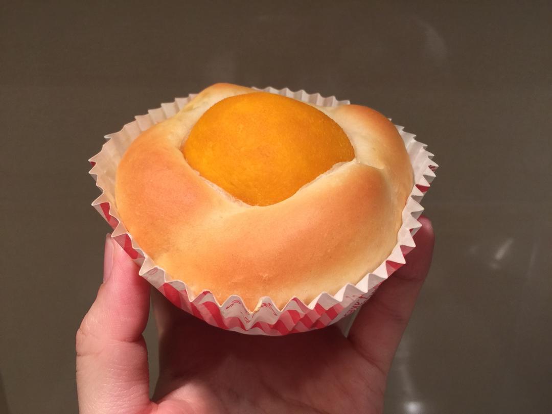 黄桃乳酪面包