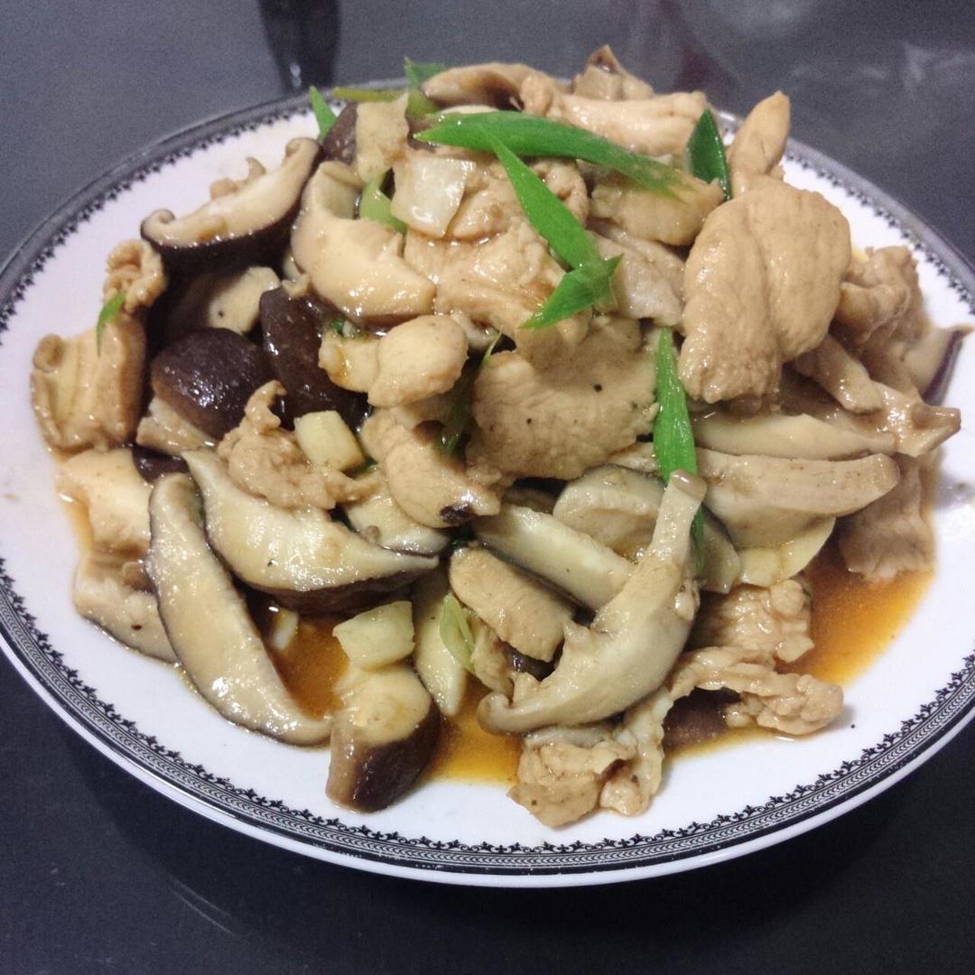鸡胸肉炒蘑菇