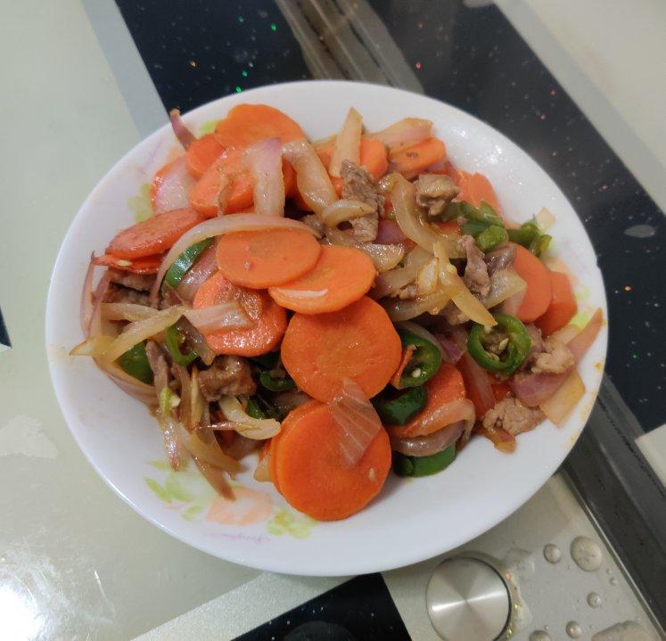 洋葱青椒炒肉