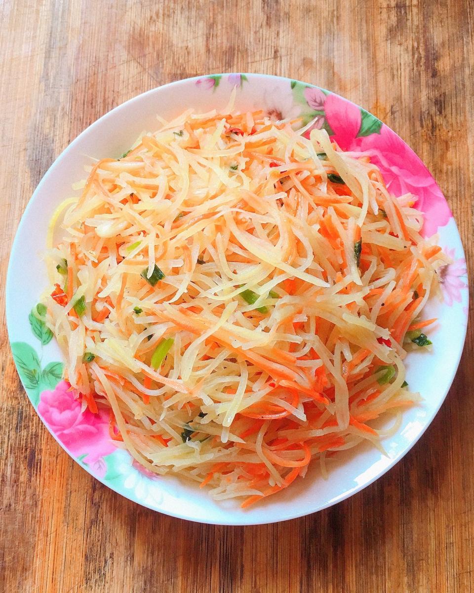 炒胡萝卜土豆丝