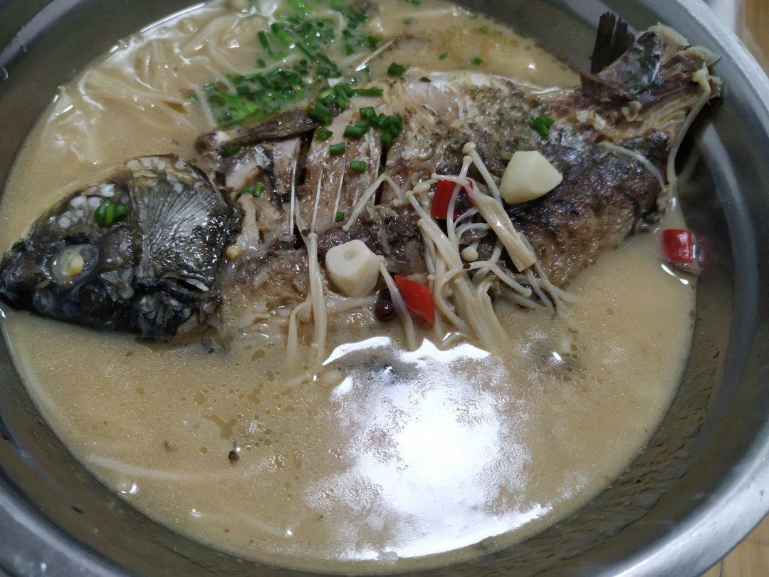 红烧鲫鱼