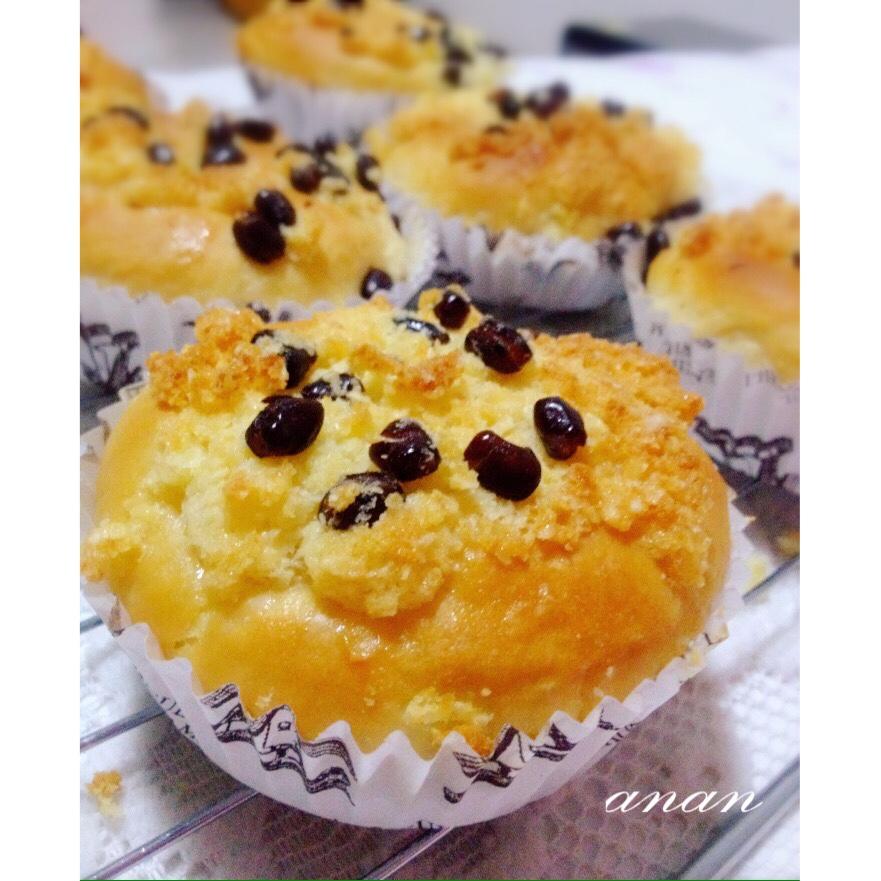 椰蓉蜜豆泡浆面包