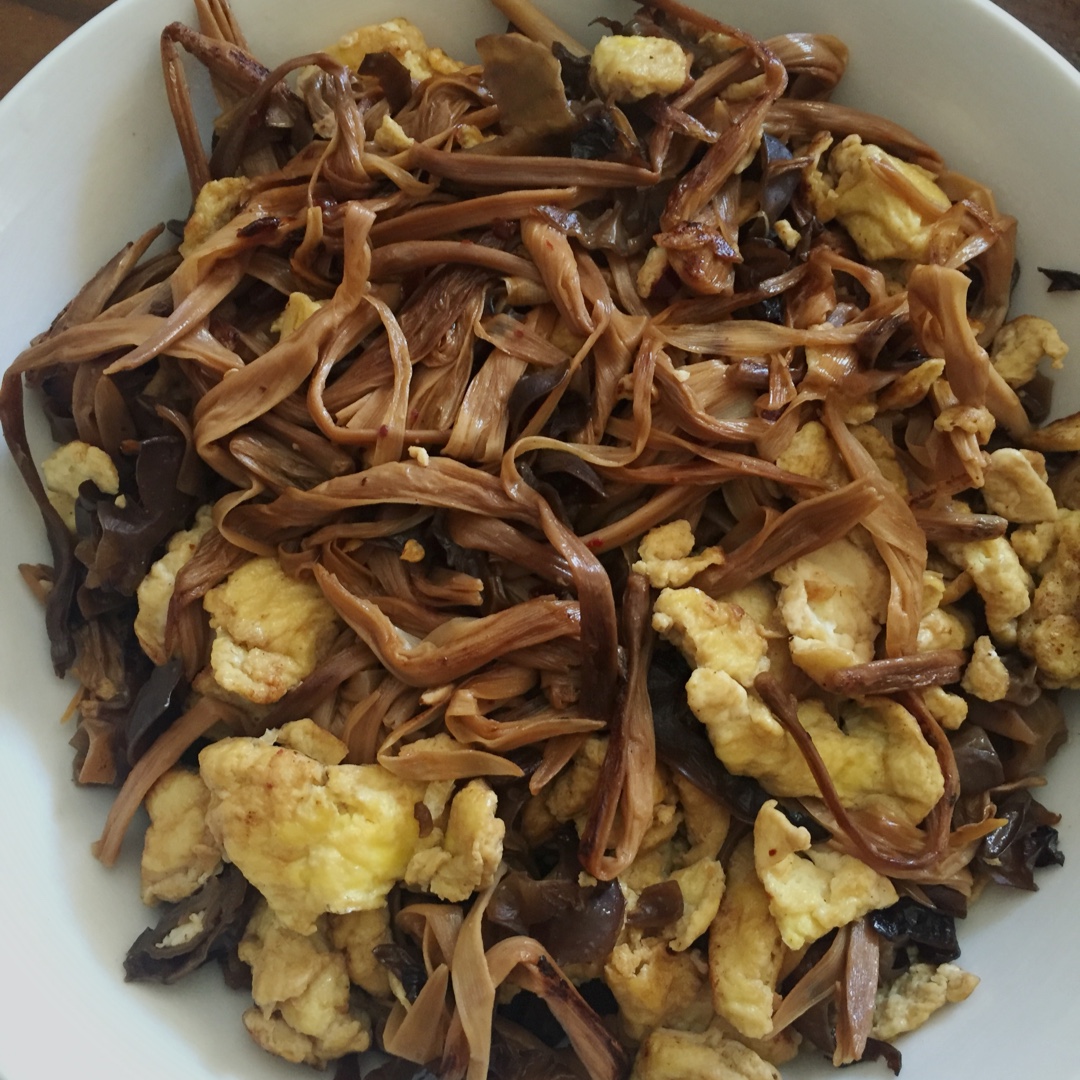 黄花菜炒鸡蛋