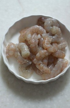水晶虾饺的做法 步骤2