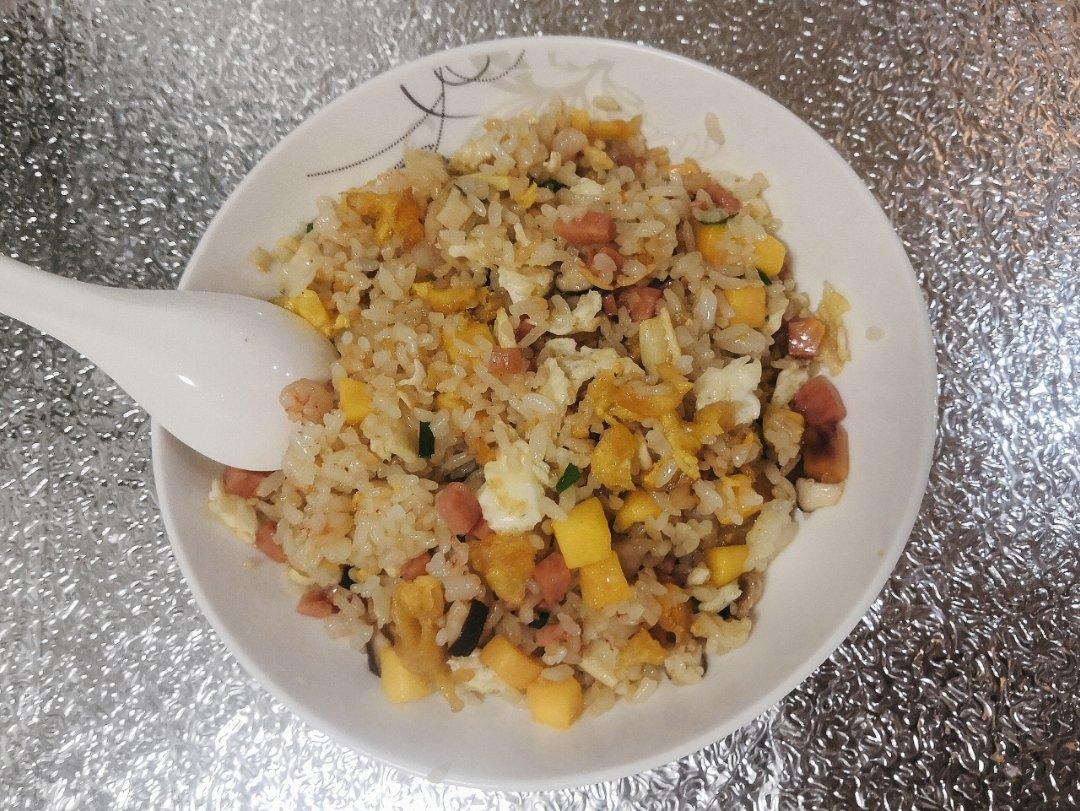 厨师长教你“蛋炒饭”如何做才好吃，答案都在这里面！