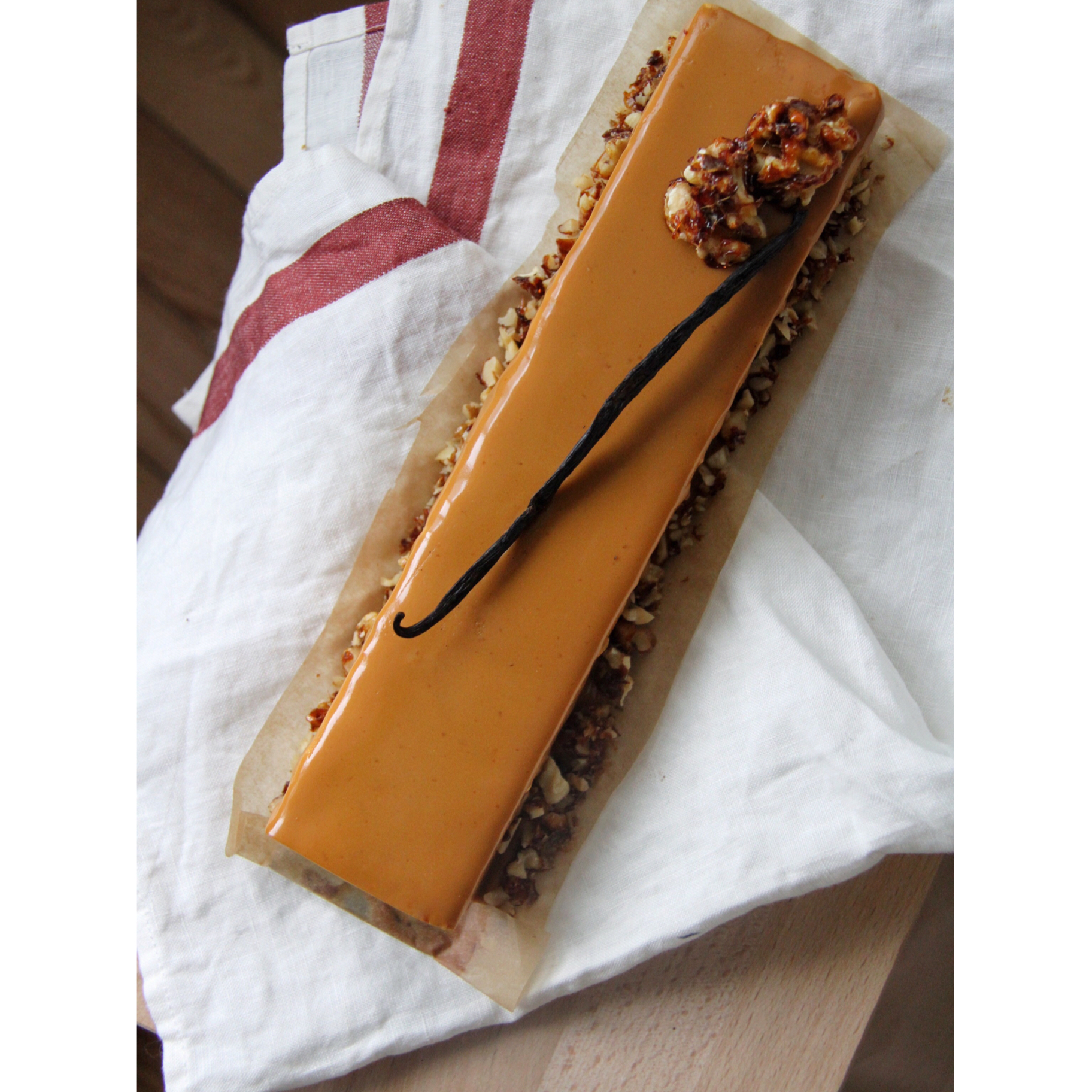 南瓜巧克力慕斯配焦糖淋面