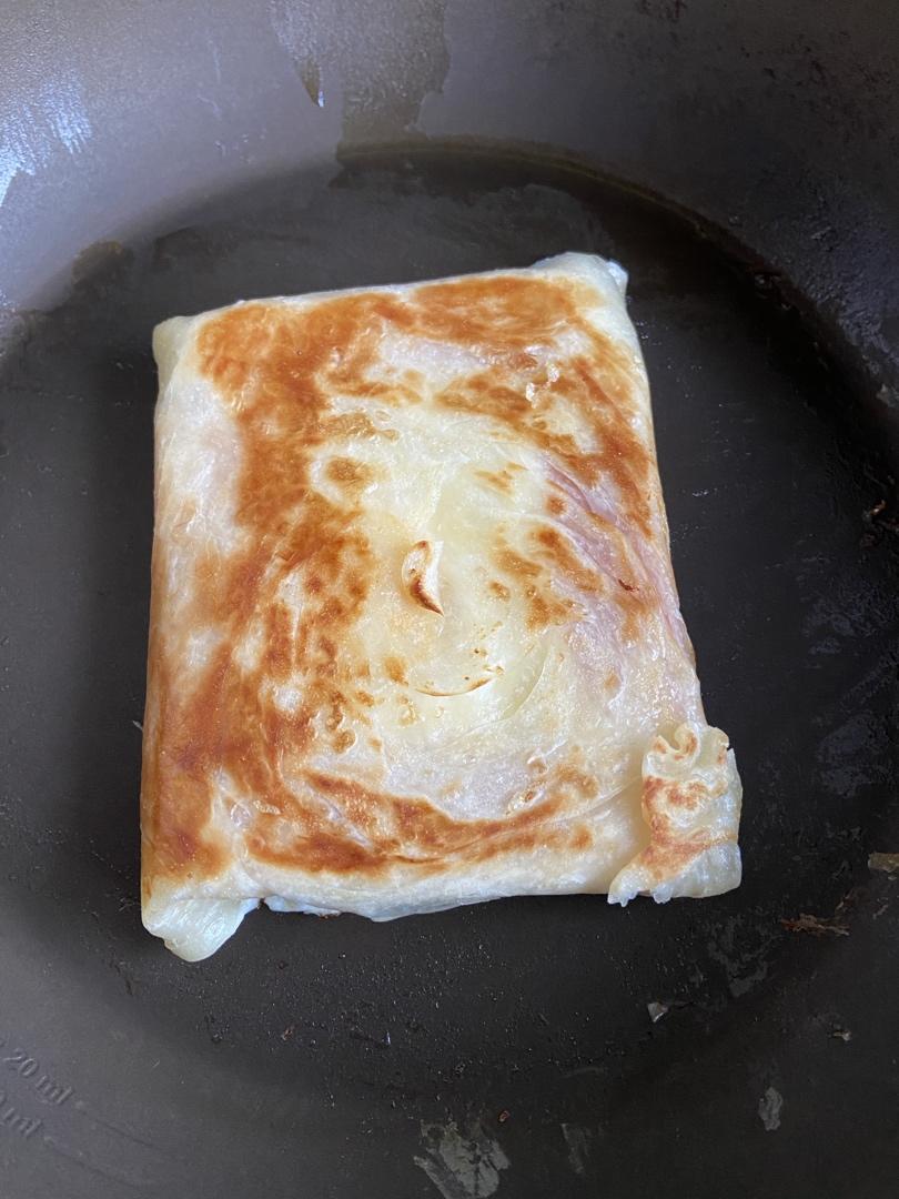 5分钟就能搞定的手抓饼早餐，酥到掉渣～