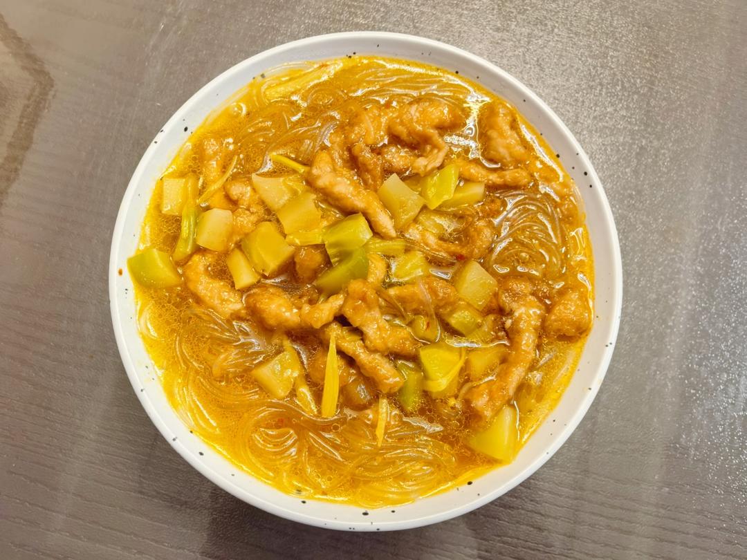 夏天来了，没胃口就来份香辣开胃榨菜肉丝粉