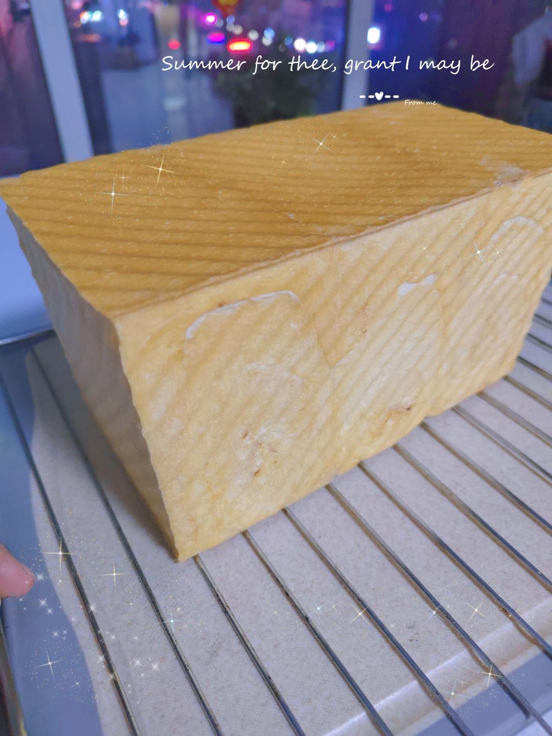 抹茶蜜豆双色吐司