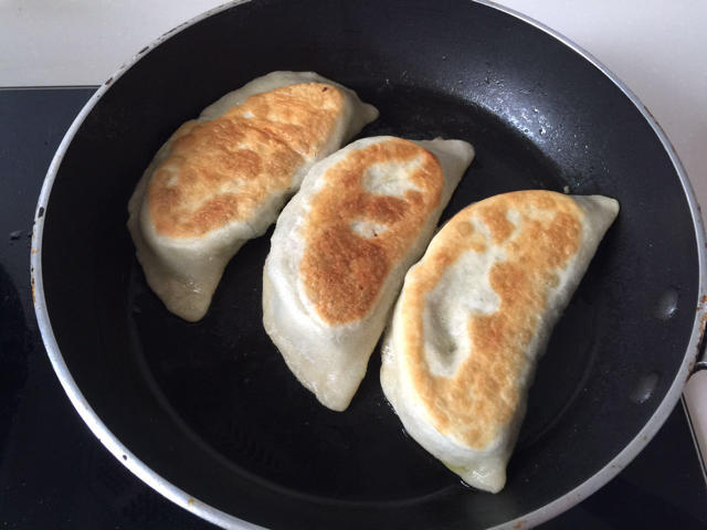 韭菜盒子 Chinese Leek and Egg Pasty