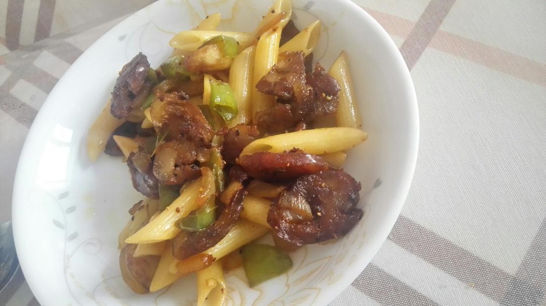 意面金蒜黑椒虾