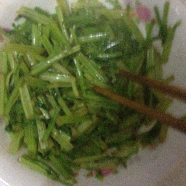 小芹菜炒香干