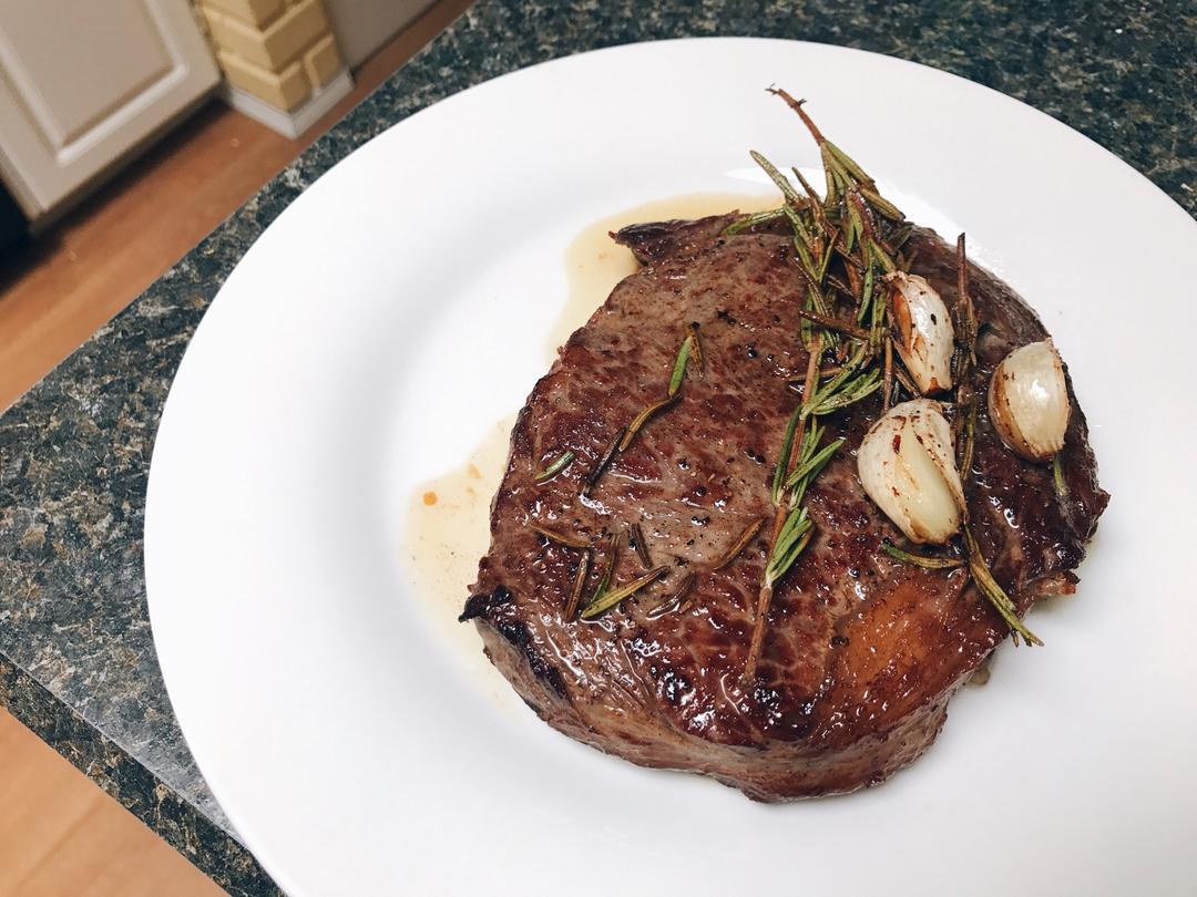 好吃到哭的煎牛排